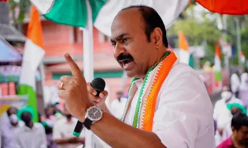 എ.കെ ശശീന്ദ്രന്‍ ഒദ്യോഗിക പദവി ദുരുപയോഗം ചെയ്തു; രാജിവെക്കണമെന്ന് ആവര്‍ത്തിച്ച് പ്രതിപക്ഷം