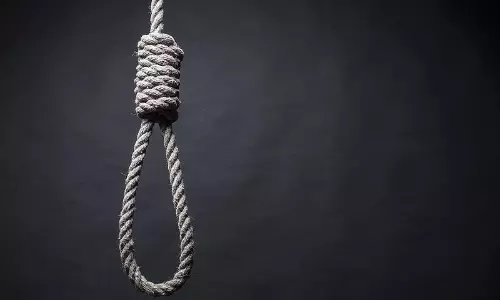 തിരുവനന്തപുരത്ത് വ്യാപാരി കടക്കുള്ളിൽ തൂങ്ങി മരിച്ച നിലയിൽ