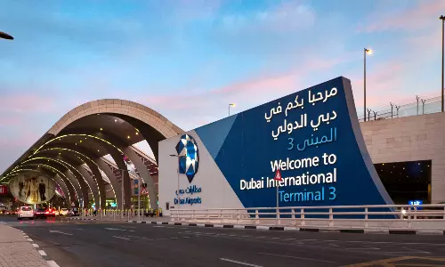 ദുബൈ വിമാനത്താവളത്തില് വിമാനങ്ങളുടെ ചിറകുകള് കൂട്ടിയിടിച്ചു ദുബൈ വിമാനത്താവളത്തില് വിമാനങ്ങളുടെ ചിറകുകള് കൂട്ടിയിടിച്ചു