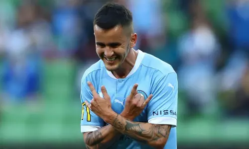 ബ്ലാസ്റ്റേഴ്സിന്റെ മിഡ്ഫീല്ഡിന് കരുത്തേകാന് ഉറുഗ്വേ താരം; അഡ്രിയാന് ലൂണ കേരള ബ്ലാസ്റ്റേഴ്സില് ബ്ലാസ്റ്റേഴ്സിന്റെ മിഡ്ഫീല്ഡിന് കരുത്തേകാന് ഉറുഗ്വേ താരം; അഡ്രിയാന് ലൂണ കേരള ബ്ലാസ്റ്റേഴ്സില്