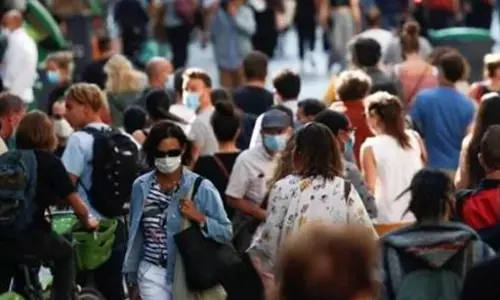 ഫ്രാന്‍സില്‍ കോവിഡ് നാലാം തരംഗം: വാക്സിന്‍ പാസ്പോര്‍ട്ട് സംവിധാനം നിലവില്‍വന്നു