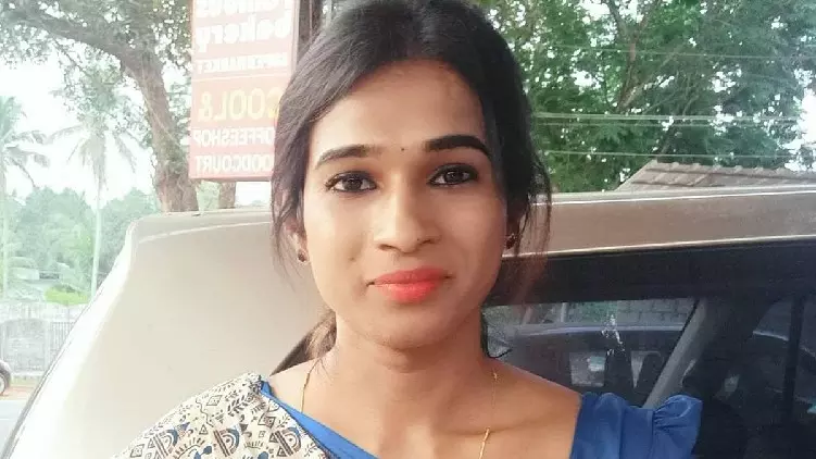 ദൈവം തന്നത് ഓപറേഷൻ ചെയ്ത് മാറ്റിയിട്ടല്ലേ? ചോദ്യങ്ങള്ക്ക് മറുപടിയുമായി മനോജ് വെള്ളനാട് ദൈവം തന്നത് ഓപറേഷൻ ചെയ്ത് മാറ്റിയിട്ടല്ലേ? ചോദ്യങ്ങള്ക്ക് മറുപടിയുമായി മനോജ് വെള്ളനാട്