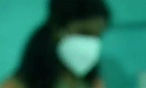 കുണ്ടറ പീഡന പരാതി; മന്ത്രിക്കെതിരെ ദേശീയ മനുഷ്യാവകാശ കമ്മീഷനെ സമീപിക്കാനൊരുങ്ങി യുവതി