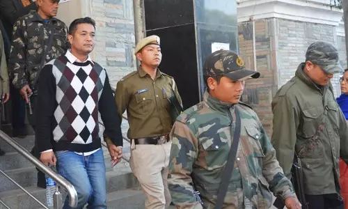 ചാണകം കൊണ്ട് കോവിഡ് ഭേദമാകില്ലെന്ന ഫേസ്ബുക്ക് കുറിപ്പ്: രാജ്യദ്രോഹക്കുറ്റം ചുമത്തപ്പെട്ട മാധ്യമപ്രവർത്തകൻ ജയിൽമോചിതനായി