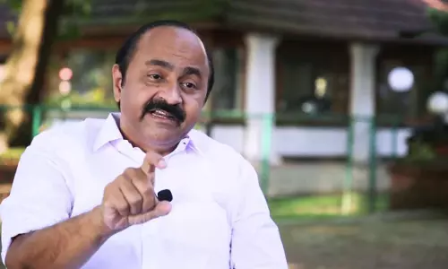 കരുവന്നൂർ ബാങ്ക് തട്ടിപ്പ്: അന്വേഷണം പ്രഹസനം, സിബിഐ അന്വേഷിക്കേണ്ട കേസ്: വി.ഡി സതീശൻ കരുവന്നൂർ ബാങ്ക് തട്ടിപ്പ്: അന്വേഷണം പ്രഹസനം, സിബിഐ അന്വേഷിക്കേണ്ട കേസ്: വി.ഡി സതീശൻ