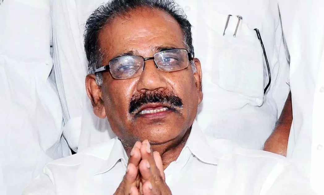 എകെ ശശീന്ദ്രനെതിരെ ലോകായുക്തയില്‍ പരാതി; മന്ത്രിയെ മാറ്റി നിര്‍ത്താന്‍ മുഖ്യമന്ത്രിക്ക് നിര്‍ദേശം നല്‍കണമെന്ന് ആവശ്യം