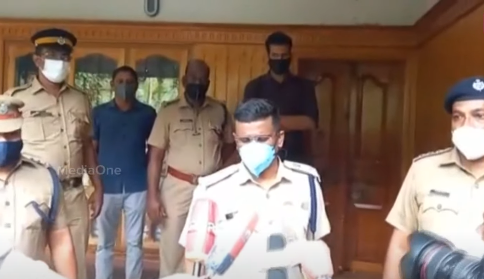 പിറവത്ത് വൻ കള്ളനോട്ട് വേട്ട; 500 രൂപയുടെ ഏഴരലക്ഷത്തിലേറെ കള്ളനോട്ട് പിടിച്ചെടുത്തു