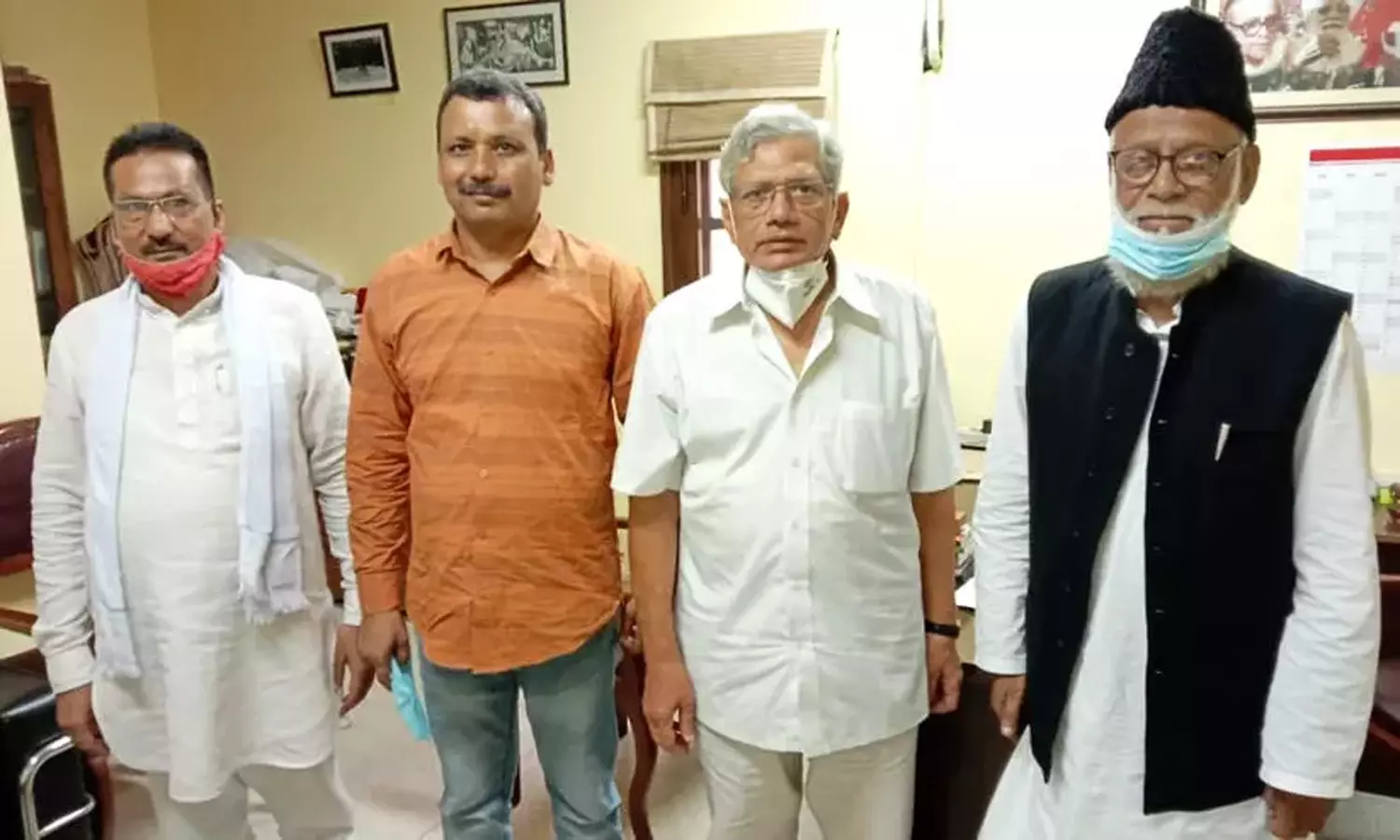 ഐ.എന്.എല് ദേശീയ പ്രസിഡന്റ് മുഹമ്മദ് സുലൈമാന് സീതാറാം യെച്ചൂരിയെ സന്ദര്ശിച്ചു ഐ.എന്.എല് ദേശീയ പ്രസിഡന്റ് മുഹമ്മദ് സുലൈമാന് സീതാറാം യെച്ചൂരിയെ സന്ദര്ശിച്ചു