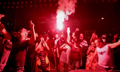 പാര്‍ലമെന്റ് പിരിച്ചുവിട്ടു; തുനീഷ്യയില്‍ പ്രതിഷേധം ശക്തം