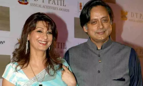 സുനന്ദ പുഷ്കറിന്റെ മരണം; തരൂരിനെതിരെയുള്ള കുറ്റം നിലനില്ക്കുമോയെന്ന് ഇന്നറിയാം സുനന്ദ പുഷ്കറിന്റെ മരണം; തരൂരിനെതിരെയുള്ള കുറ്റം നിലനില്ക്കുമോയെന്ന് ഇന്നറിയാം