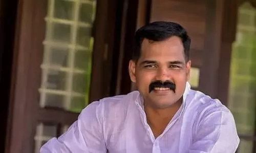 കോണ്ഗ്രസ് നേതാക്കള് ഉള്പ്പെട്ട ഹോട്ടല് വിവാദം; പാളയം പ്രദീപിന് വധഭീഷണി കോണ്ഗ്രസ് നേതാക്കള് ഉള്പ്പെട്ട ഹോട്ടല് വിവാദം; പാളയം പ്രദീപിന് വധഭീഷണി