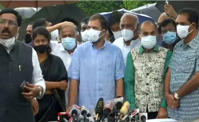 ഫോണ്‍ചോര്‍ത്തല്‍ രാജ്യദ്രോഹം; നരേന്ദ്രമോദി ഇന്ത്യൻ ജനാധിപത്യത്തിന്‍റെ ആത്മാവിനെ ആക്രമിച്ചെന്ന് രാഹുല്‍ ഗാന്ധി