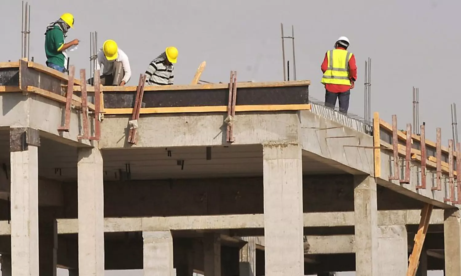 സൗദിയിലെ തൊഴില്മേഖലയില് നിന്നുള്ള വിദേശി തൊഴിലാളികളുടെ കൊഴിഞ്ഞുപോക്കില് കുറവ് സൗദിയിലെ തൊഴില്മേഖലയില് നിന്നുള്ള വിദേശി തൊഴിലാളികളുടെ കൊഴിഞ്ഞുപോക്കില് കുറവ്