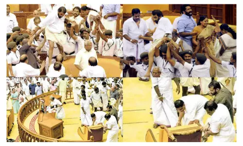 അടി, പിടിവലി, ലഡു, ബോധംകെട്ടു വീഴ്ച; കേരളം തലകുനിച്ച ദിവസം- ദൃശ്യങ്ങള്‍