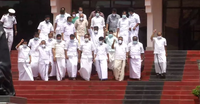 മന്ത്രി ശിവൻകുട്ടി രാജി വെക്കണം; അടിയന്തര പ്രമേയത്തിന് അനുമതി നിഷേധിച്ചു, പ്രതിപക്ഷം നിയമസഭ ബഹിഷ്കരിച്ചു