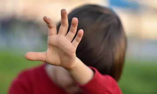 പത്തനംതിട്ടയിൽ 13 വയസുകാരിയെ അമ്മയുടെ സമ്മതത്തോടെ മൂന്ന് സുഹൃത്തുക്കൾ ചേര്‍ന്ന് പീഡിപ്പിച്ചു