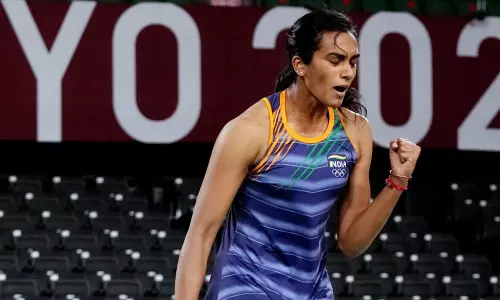മെഡലിനു തൊട്ടരികെ; പിവി സിന്ധു സെമിയിൽ