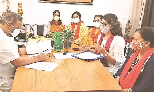 വൃത്തിയുള്ള ശുചിമുറികളില്ല: പ്രതിമാസം മൂന്ന് ദിവസത്തെ ആര്‍ത്തവ അവധി വേണമെന്ന് യു.പിയിലെ അധ്യാപികമാര്‍