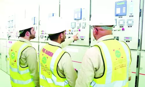 ബിൽ അടക്കാത്തതിനെ തുടർന്ന് വിഛേദിച്ച വൈദ്യുതി കണക്ഷനുകൾ ഒമാനില്‍ പുനഃസ്ഥാപിച്ചുതുടങ്ങി