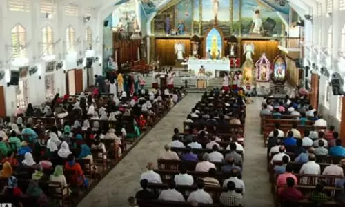 കുർബാനാ പരിഷ്‌ക്കരണത്തെച്ചൊല്ലി സിറോ മലബാർ സഭയിൽ തർക്കം