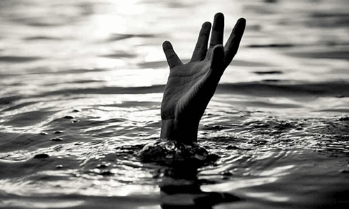 കോട്ടയത്ത് കുളിക്കാനിറങ്ങിയ നാവിക ഉദ്യോഗസ്ഥന്‍ മുങ്ങി മരിച്ചു