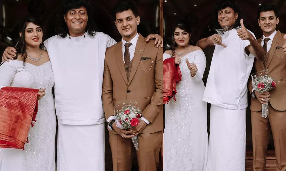 ഒരു തരി സ്വര്ണമില്ലാതെ ബോബി ചെമ്മണ്ണൂരിന്റെ മകളുടെ വിവാഹം; അഭിനന്ദനം അറിയിച്ച് സോഷ്യല് മീഡിയ ഒരു തരി സ്വര്ണമില്ലാതെ ബോബി ചെമ്മണ്ണൂരിന്റെ മകളുടെ വിവാഹം; അഭിനന്ദനം അറിയിച്ച് സോഷ്യല് മീഡിയ