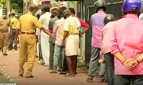 മദ്യം ഇനി ഓൺലൈനിൽ; ഓണത്തിനുമുൻപ് സജ്ജമാകും മദ്യം ഇനി ഓൺലൈനിൽ; ഓണത്തിനുമുൻപ് സജ്ജമാകും