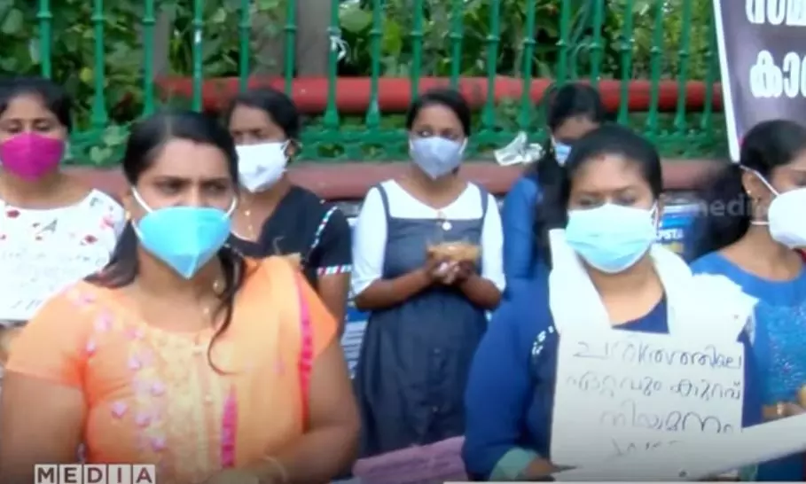 ഭിക്ഷ യാചിച്ച് പ്രതിഷേധം: പി.എസ്.സി ഉദ്യോഗാർഥികളുടെ സമരം തുടരുന്നു