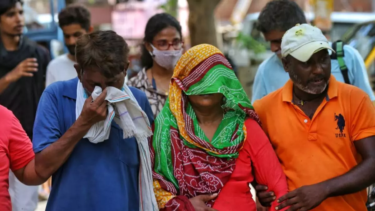 ഡൽഹിയില്‍ ദലിത് പെൺകുട്ടിയെ പീഡിപ്പിച്ചുകൊന്ന സംഭവം; പൊലീസ് പ്രതികള്‍ക്ക് കൂട്ടുനിന്നെന്ന് കുടുംബം