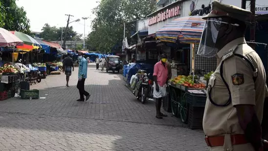 ലോക്ക്ഡൗൺ ഇളവ്; സമരപരിപാടികള് നിര്ത്തിവെച്ച് വ്യാപാരികള് ലോക്ക്ഡൗൺ ഇളവ്; സമരപരിപാടികള് നിര്ത്തിവെച്ച് വ്യാപാരികള്