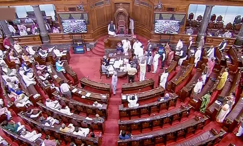 ഡല്ഹിയില് ദലിത് പെണ്കുട്ടിയെ പീഡിപ്പിച്ചുകൊന്ന സംഭവം; രാജ്യസഭയിൽ അടിയന്തര പ്രമേയത്തിന് നോട്ടീസ് ഡല്ഹിയില് ദലിത് പെണ്കുട്ടിയെ പീഡിപ്പിച്ചുകൊന്ന സംഭവം; രാജ്യസഭയിൽ അടിയന്തര പ്രമേയത്തിന് നോട്ടീസ്