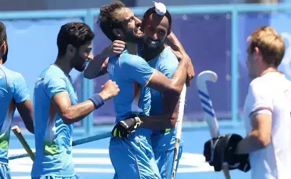 തകര്‍പ്പന്‍ തിരിച്ചുവരവ്: ഒളിമ്പിക്‌സ് പുരുഷ ഹോക്കിയില്‍ ഇന്ത്യക്ക് വെങ്കലം