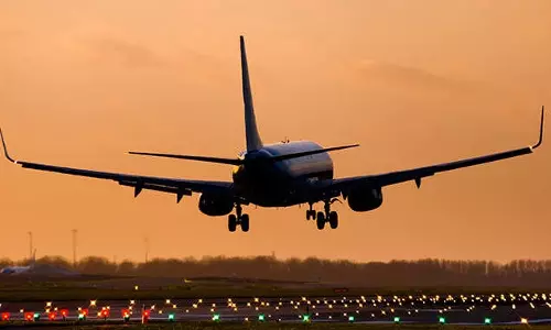 യാത്രാവിലക്കില് ഇളവ്; യു.എ.ഇയിലേക്ക് പ്രവാസികള് മടങ്ങിയെത്തുന്നു യാത്രാവിലക്കില് ഇളവ്; യു.എ.ഇയിലേക്ക് പ്രവാസികള് മടങ്ങിയെത്തുന്നു