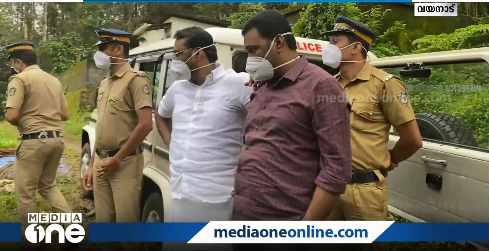 മുട്ടിൽ മരം കൊള്ള കേസിലെ മുഖ്യ പ്രതികളെ തെളിവെടുപ്പിനെത്തിച്ചു മുട്ടിൽ മരം കൊള്ള കേസിലെ മുഖ്യ പ്രതികളെ തെളിവെടുപ്പിനെത്തിച്ചു