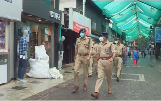 നിയന്ത്രണങ്ങളുടെ മറവിൽ പൊലീസ് കനത്ത പിഴ ഈടാക്കുന്നു; കോവിഡ് നിബന്ധനകളിലെ അശാസ്ത്രീയതക്കെതിരെ പ്രതിപക്ഷം സഭയില്‍