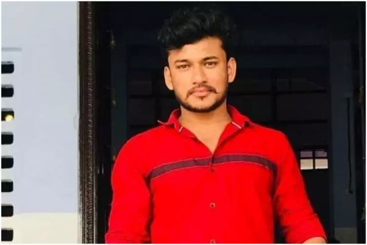 അർജുൻ ആയങ്കിക്ക് കണ്ണൂർ കേന്ദ്രീകരിച്ച് വൻ കള്ളക്കടത്ത് സംഘമുണ്ടെന്ന് കസ്റ്റംസ് അർജുൻ ആയങ്കിക്ക് കണ്ണൂർ കേന്ദ്രീകരിച്ച് വൻ കള്ളക്കടത്ത് സംഘമുണ്ടെന്ന് കസ്റ്റംസ്