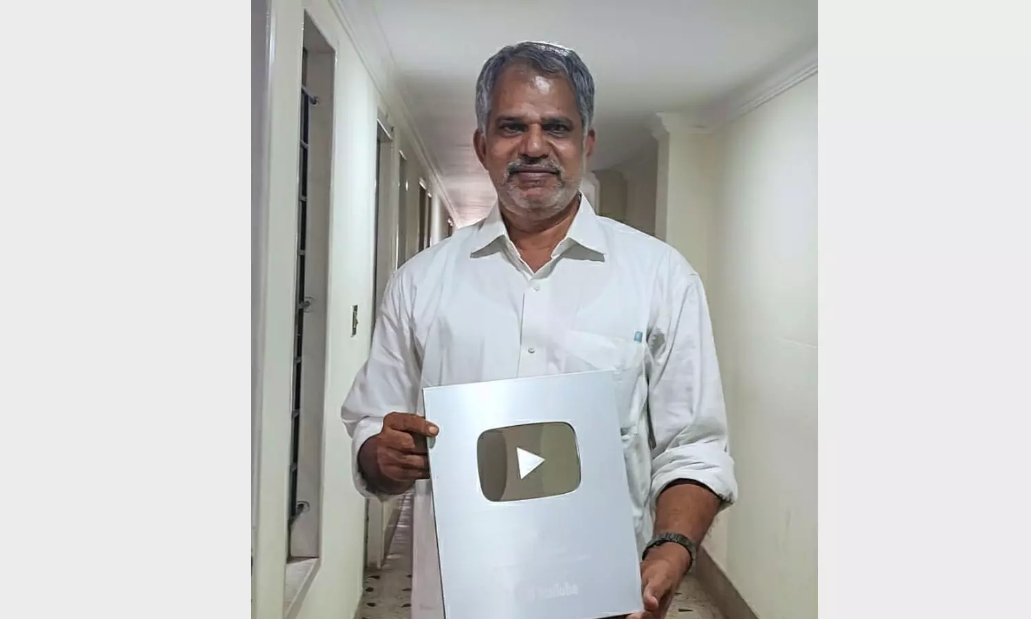 സി.പി.എമ്മിന്റെ ഔദ്യോഗിക യുട്യൂബ് ചാനലിന് സില്വര് ബട്ടണ് ലഭിച്ചു സി.പി.എമ്മിന്റെ ഔദ്യോഗിക യുട്യൂബ് ചാനലിന് സില്വര് ബട്ടണ് ലഭിച്ചു