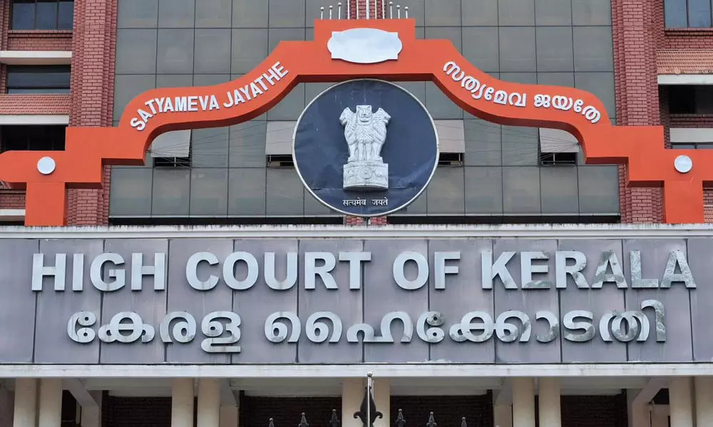 നടിയെ ആക്രമിച്ച കേസിൽ അതിജീവിതയുടെ ഹരജി ഇന്ന് ഹൈക്കോടതിയിൽ