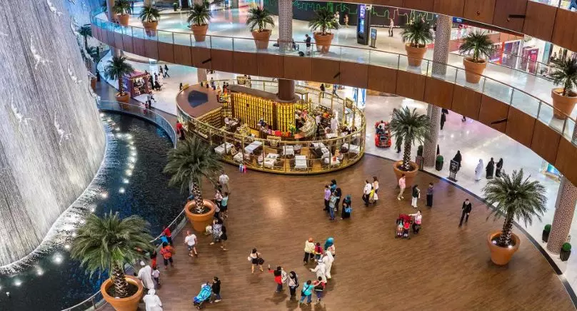 ഷോപ്പിങ് മാളുകളിലും തിയറ്ററുകളിലും 80 ശതമാനം ആളുകളെ പ്രവേശിപ്പിക്കാം: യുഎഇയിലെ കോവിഡ് നിയന്ത്രണങ്ങളിൽ കൂടുതൽ ഇളവ്