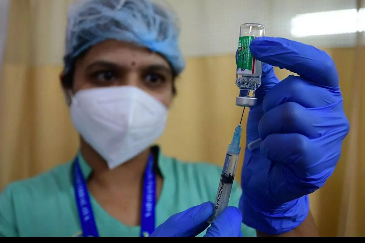 വാക്സിൻ യജ്ഞം ഇന്നു മുതല്; ലക്ഷ്യം പ്രതിദിനം അഞ്ചു ലക്ഷം പേര്ക്ക് വാക്സിനേഷന് വാക്സിൻ യജ്ഞം ഇന്നു മുതല്; ലക്ഷ്യം പ്രതിദിനം അഞ്ചു ലക്ഷം പേര്ക്ക് വാക്സിനേഷന്