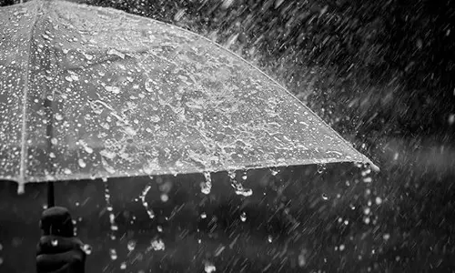 ബുധനാഴ്ച വരെ ശക്തമായ മഴ തുടരും; അഞ്ചു ജില്ലകളില്‍ യെല്ലോ അലര്‍ട്ട്