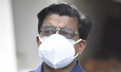 പൊലീസ് കൊറോണയെക്കാള്‍ വലിയ വിപത്ത്; ഇ ബുള്‍ ജെറ്റ് വ്ലോഗര്‍മാര്‍ക്ക് പിന്തുണയുമായി മാത്യു കുഴല്‍നാടന്‍ എംഎല്‍എ