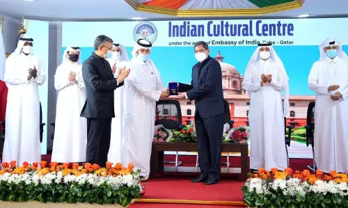 ഡോ. മോഹന്‍ തോമസിന് പ്രവാസി ഭാരതീയ സമ്മാന്‍ പുരസ്കാരം സമ്മാനിച്ചു