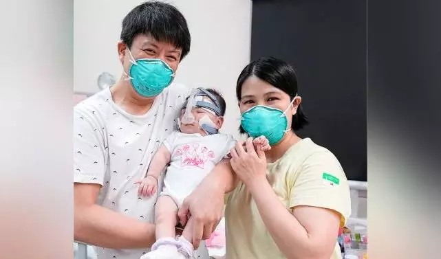 212 ഗ്രാമിൽനിന്ന് 6.3 കിലോയിലേക്ക്; അതിജീവിച്ച് ലോകത്ത് പിറന്നതിൽ ഏറ്റവും ചെറിയ കുഞ്ഞ് 212 ഗ്രാമിൽനിന്ന് 6.3 കിലോയിലേക്ക്; അതിജീവിച്ച് ലോകത്ത് പിറന്നതിൽ ഏറ്റവും ചെറിയ കുഞ്ഞ്