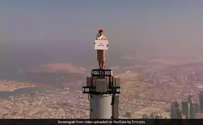 ബുര്ജ് ഖലീഫക്ക് മുകളില് എയര് ഹോസ്റ്റസ്; എമിറേറ്റ്സ് പരസ്യം യഥാര്ഥത്തില് ചിത്രീകരിച്ചതോ? സത്യകഥ ഇതാണ്... ബുര്ജ് ഖലീഫക്ക് മുകളില് എയര് ഹോസ്റ്റസ്; എമിറേറ്റ്സ് പരസ്യം യഥാര്ഥത്തില് ചിത്രീകരിച്ചതോ? സത്യകഥ ഇതാണ്...