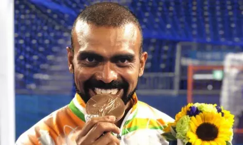 ഒളിമ്പിക് ഹീറോ ശ്രീജേഷിന് ജന്മനാടിന്‍റെ ഉജ്വല വരവേല്‍പ്പ്