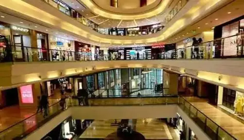 മഹാരാഷ്ട്രയില് മാളുകളില് പ്രവേശനം കോവിഡ് വാക്സിന് രണ്ട് ഡോസും എടുത്തവര്ക്ക് മാത്രം മഹാരാഷ്ട്രയില് മാളുകളില് പ്രവേശനം കോവിഡ് വാക്സിന് രണ്ട് ഡോസും എടുത്തവര്ക്ക് മാത്രം