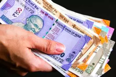 പപ്പട കച്ചവടത്തിനായി മകന്‍റെ സ്കൂട്ടറിൽ പോയ വയോധികന് 10,000 രൂപ പിഴയിട്ട്   മോട്ടോർ വാഹന വകുപ്പ്