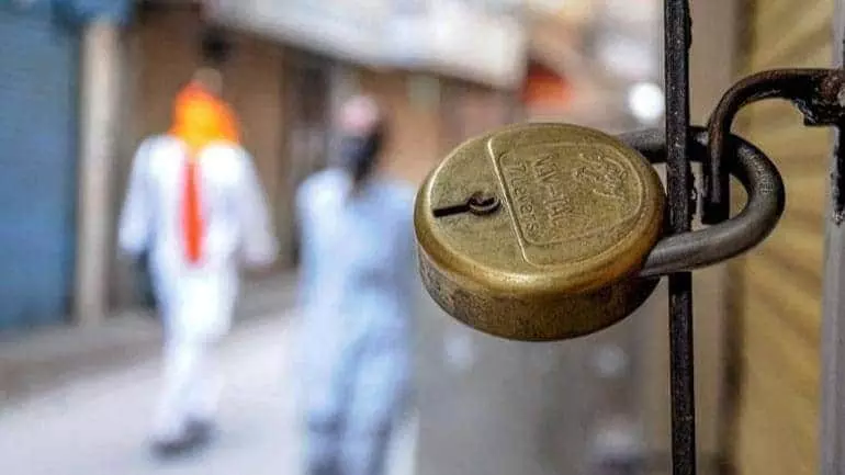 ഇനി വാര്ഡാകെ അടച്ചിടില്ല; ട്രിപ്പിൾ ലോക്ഡൗൺ മാനദണ്ഡത്തിൽ മാറ്റം ഇനി വാര്ഡാകെ അടച്ചിടില്ല; ട്രിപ്പിൾ ലോക്ഡൗൺ മാനദണ്ഡത്തിൽ മാറ്റം