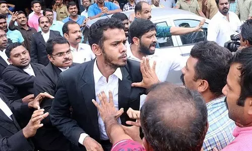 അഭിഭാഷകരും മാധ്യമപ്രവര്‍ത്തകരും തമ്മിലുള്ള സംഘര്‍ഷം; പി.എ മുഹമ്മദ് കമ്മീഷന്‍ റിപ്പോര്‍ട്ട് സഭയില്‍